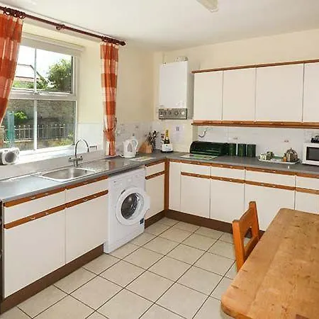 بيت للعطل Wayside Cottage,